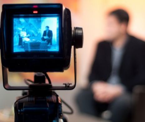 S-A DEPĂŞIT ORICE LIMITĂ la TV. Telespectatorii au reacţionat dur după ce AU VĂZUT BIZARERIA: “Acest prezentator AR TREBUI ÎNCHIS, pentru că ESTE PSIHOPAT” | Video tulburător