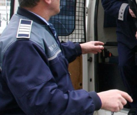 S-A DIVERSIFICAT MITA. Ce a cerut un poliţist CUIVA CERCETAT ÎNTR-UN DOSAR PENAL. Cazul a ajuns în atenţia procurorilor DNA