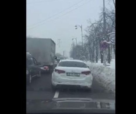 TRAFIC SUPER AGLOMERAT în Capitală. Cum se circulă pe marile bulevarde din Bucureşti? Autorităţilor nu le pasă de NERVII ŞOFERILOR |Video cu MUNŢII DE ZĂPADĂ