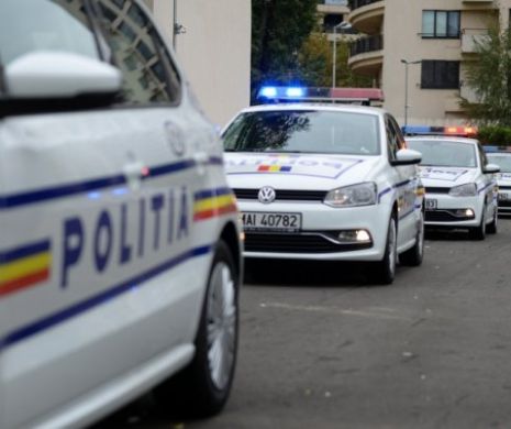 Un bărbat cu PROBLEME LA CAP a alergat copiii pe stradă cu un CUȚIT ASCUȚIT. Polițiștii l-au IMOBILIZAT