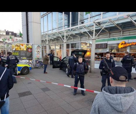 ATAC CRIMINAL în Germania. Un dezaxat a intrat cu mașina în mulțime. ALERTĂ MAXIMĂ