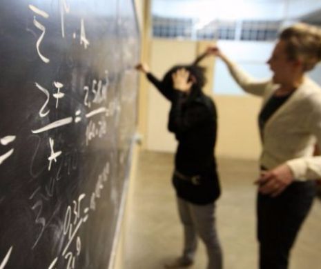 Catfight în cancelarie! Două profesoare s-au luat la bătaie în timpul unei şedinţe! Alt scandal la Liceul din Băneasa, acolo unde bătaia este „ruptă din rai”