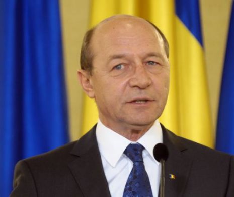 Ce le TRANSMITE Traian Băsescu elevilor care vor să intre în POLITICĂ