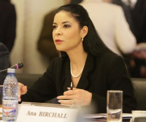 Mesajul IRONIC al lui Birchall către contestatari. Și-a publicat diplomele de la Yale