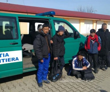 O familie de pakistanezi a fost reținută la granița cu Serbia