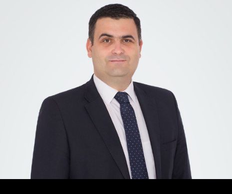 Un pastor baptist îi cere DEMISIA ministrului Apărării