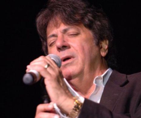 Vocalistul unei trupe celebre A MURIT în urma unui ANEVRISM CEREBRAL