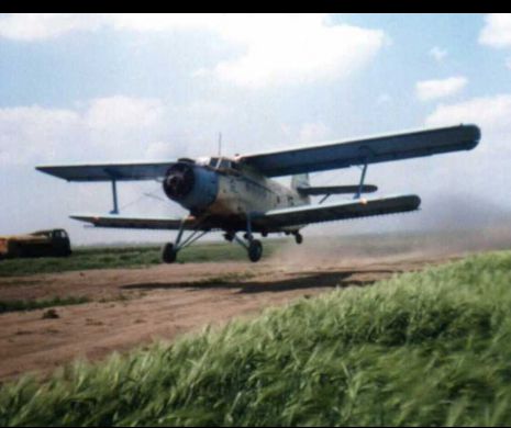 ALERTĂ la graniţa cu Moldova. Avion abandonat, pilot neidentificat | VIDEO