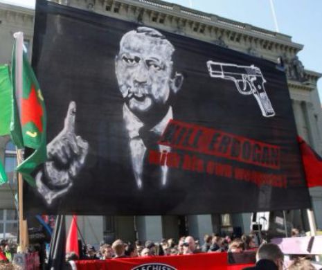 Bannerul care îndeamnă la UCIDEREA lui ERDOGAN a aprins spiritele în Turcia. Ce vor face autoritățile