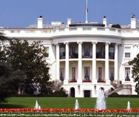 Casa Albă, în alertă! Un bărbat a sărit gardul pentru a îl transmite un mesaj lui Donald Trump. Video