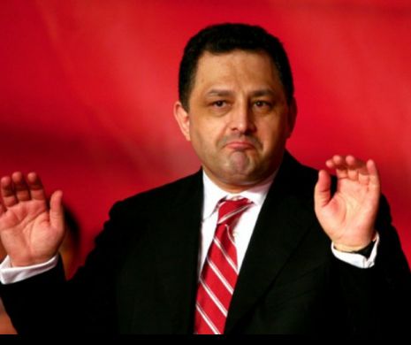 Cine este consilierul local care refuză să își completeze DECLARAȚIA DE AVERE. Pe AFIȘELE DE CAMPANIE a apărut la mână cu un ceas de peste 100.000 DE EURO