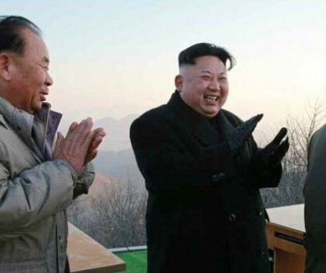 COREEA de NORD se antrenează în vederea lovirii BAZELOR MILITARE AMERICANE din JAPONIA. Imagini incredibile cu despotul KIM JONG-un aplaudându-i pe tovarăşii care lansează rachetele balistice