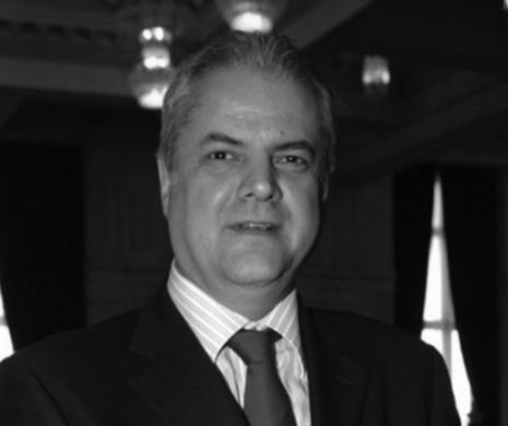 Cum arată ACUM cicatricea lui Adrian Năstase, la cinci ani după ce s-a împuşcat în gât
