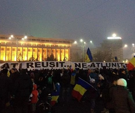 Deputat PSD, mesaj IREAL pentru PROTESTATARI: "De ce stați ca PROȘTII? Mă apucă NEBUNIA, ies cu AKM-ul"