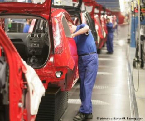 DW: Industria auto: frână totală la investiții