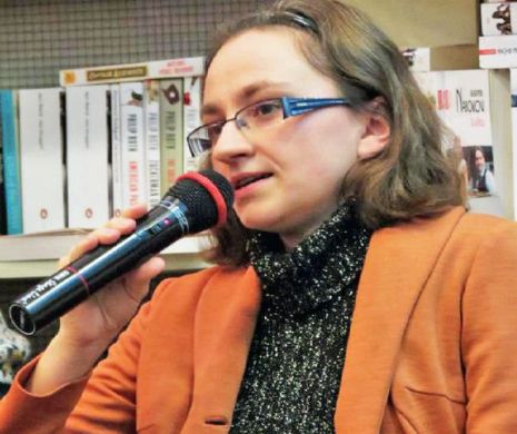 Interviu cu criticul literar Bianca Burța-Cernat. „Dușmanul împotriva căruia ar trebui luptat este acest neo-liberalism sălbatic, care ne cere să privatizăm tot. De la Învățământ și Sănătate, până la propriile sentimente” | Revolta intelectualilor