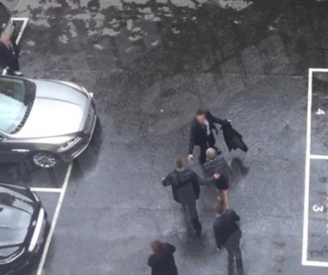 MOMENTUL în care premierul THERESA MAY este băgată cu forța într-o mașină. Totul s-a petrecut în timpul atacului din LONDRA