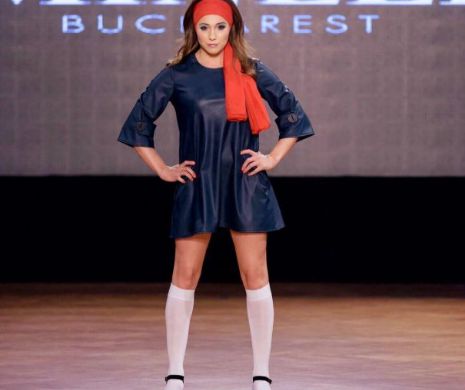 Monica Roșu, SEXY pe podium într-o ținută în stilul lui Jackie Kennedy!