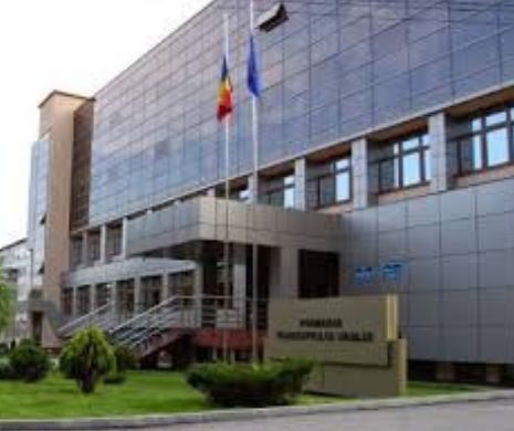 Petrecere cu alcool şi tot tacâmul în primăria Vaslui