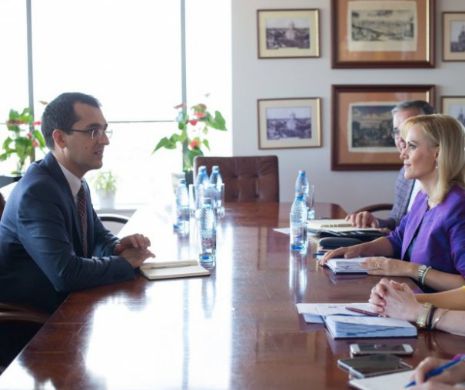 RĂZBOI TOTAL între Vlad Voiculescu şi Gabriela Firea. Fostul ministru al Sănătăţii anunţă că o dă în judecată, social-democrata îi răspunde cu ameninţări. “Va afla o ţară întreagă ce anume a patronat domnul Voiculescu”