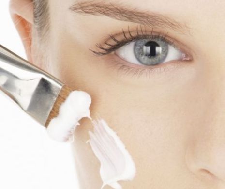 Românii preferă parfumul natural. Uimitor cât de puţini bani cheltuim pe produsele de îngrijire