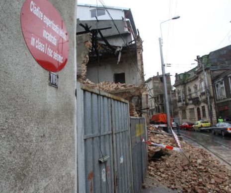 Sute de clădiri cu risc seismic s-ar putea prăbuşi în Capitală. Gabriela Firea: o consolidare a durat şi 8 ani