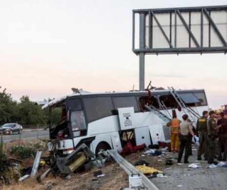 TRAGEDIE. Un șofer a intrat cu autobuzul într-o mulțime. Zeci de morți și de răniți