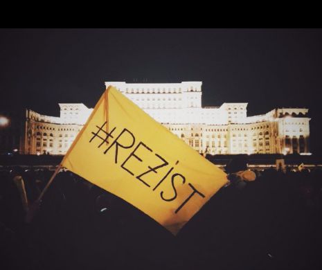 Un blogger român A EXPLICAT de ce nu se mai regăsește în protestele din Piața Victoriei