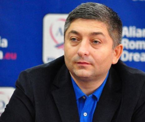 Alin Tişe, finul lui Emil Boc, a răbufnit: "Nu mai doresc să fiu lingător de mânâ”. Tişe i-a "mitraliat" pe directorii de regii