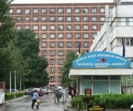 Anchetă la Spitalul Județean de Urgență Galați. Familia unei bătrâne reclamă că aceasta a fost legată de pat cu pijamale