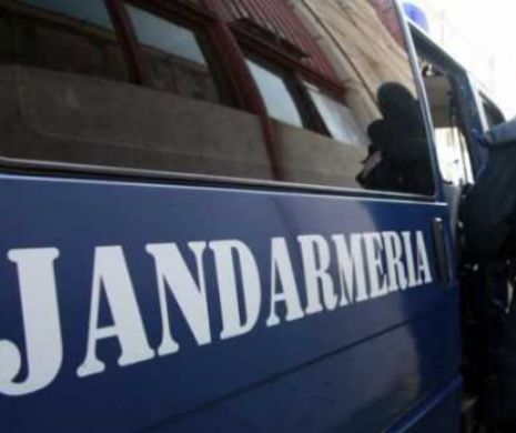 De ziua lor, jandarmii de dau în tiroliană
