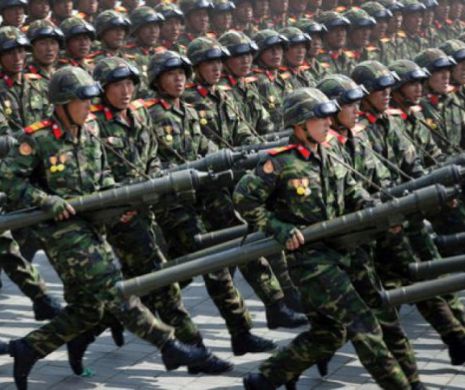 Experţii militari americani au descoperit minciunile lui Kim Jong-un. Soldaţii dictatorului nord-coreean sperie Occidentul cu ARME DE JUCĂRIE - GALERIE FOTO