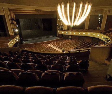Fără precendent! Polițiștii obligați să meargă la teatru, în fiecare lună
