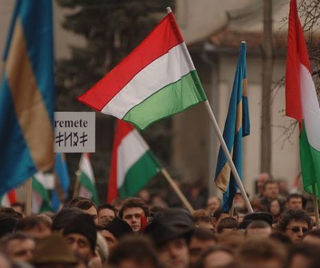 Gest CONTROVERSAT făcut de Ungaria. Fiecare maghiar a primit aceste hîrtii
