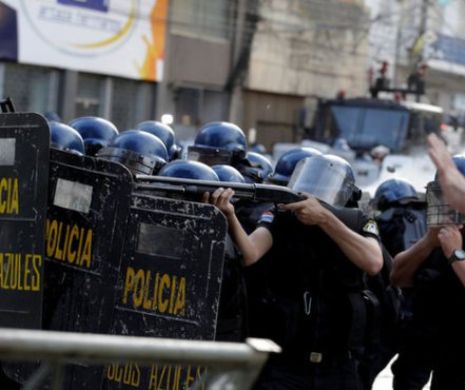 Haos Paraguay. Manifestanții au incendiat Parlamentul, după o cotroversată modificare a Constituției
