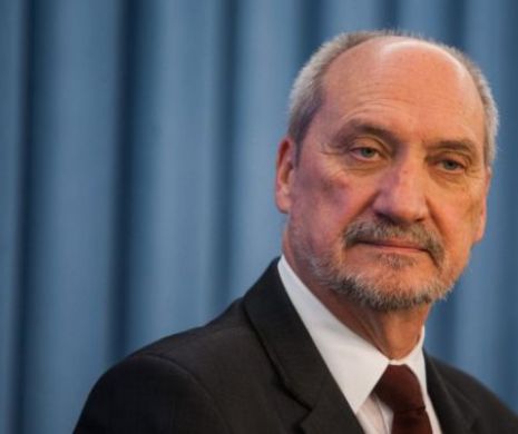 Polonia tot mai impunătoare în faţa UE. Apărarea faţă de Rusia este mult mai importantă decât integrarea europeană.