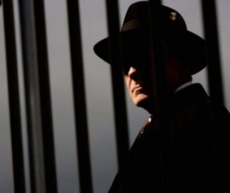 RECOMPENSE de zeci de mii de dolari pentru cetăţenii care DENUNŢĂ presupuşi SPIONI