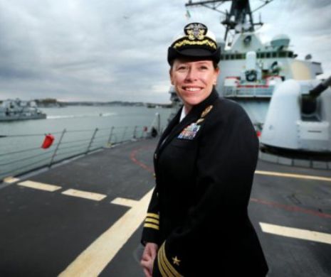STĂPÂNA Tomahawk-urilor. Ea este femeia care le dă fiori lui Putin și Assad.  Conduce distrugătorul USS Porter și lansează rachete de croazieră