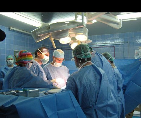 Transplantul de plămâni ÎNCAIERĂ un MINISTRU și o JURNALISTĂ