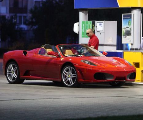 Un PRIMAR cu FERRARI face curse în MALL! VIDEO