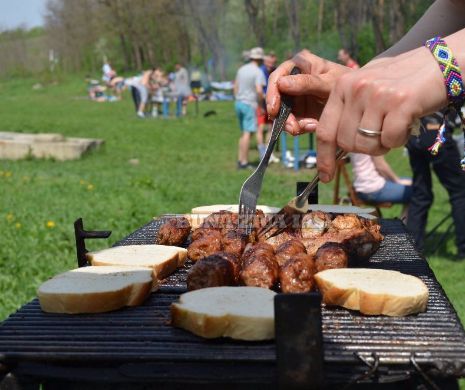 Zile libere din luna aprilie. Două weekenduri prelungite, de Paște și 1 Mai