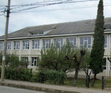 BACTERII COLIFORME pe mobilierul de la MATERNITATEA din FĂLTICENI