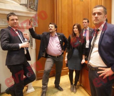 Referendumul Coaliției pentru familie RUPE USR. Conflict deschis Cristian Ghinea-Nicușor Dan