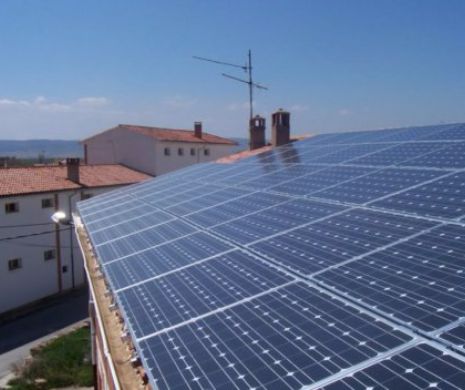 Revoluție pe piața energiei. Primele acoperișuri solare au fost comandate