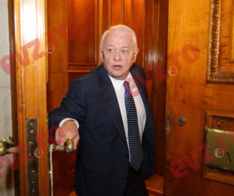 TEORIA LUI HREBENCIUC. Cum a pierdut PSD alegerile prezidenţiale din 2009: În Diaspora au votat peste 2.000 de oameni în secţii în care nu puteau vota mai mult de 1.050 - 1.200