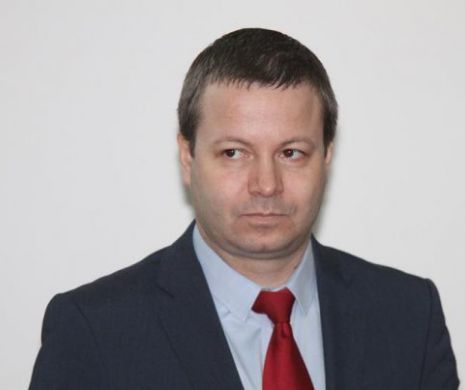 ULUITOR. Statul român ar îngreuna accesul tinerilor BASARABENI la o facultate din România pentru că sunt RACOLAŢI de RUŞI