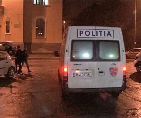 CELEBRU POLITICIAN, dus în CĂTUȘE la Poliție, de pe stradă