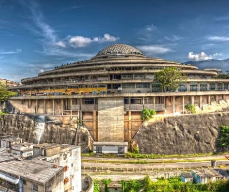 Cum a ajuns cel mai spectaculos MALL din lume o ÎNCHISOARE TERIFIANTĂ – GALERIE FOTO