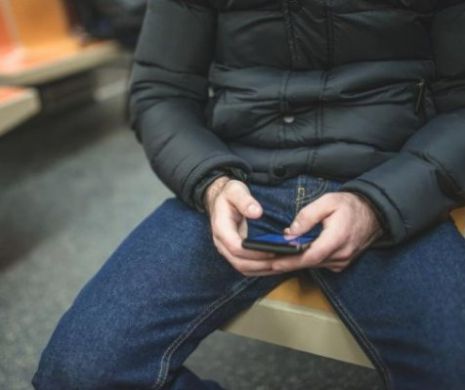 Fără precedent! Bărbații NU MAI AU VOIE să stea în această poziție, în mijloacele de transport în comun
