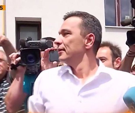 Grindeanu, la Timișoara. Sute de oameni sunt în fața sediului PSD Timiș